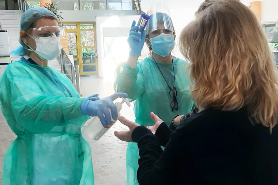 Ospedale, attivati controlli al’ingresso: termo-scanner, mascherine e gel disinfettante